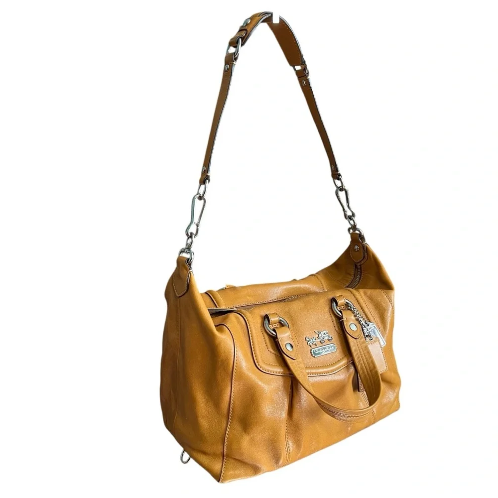 Coach classic leather